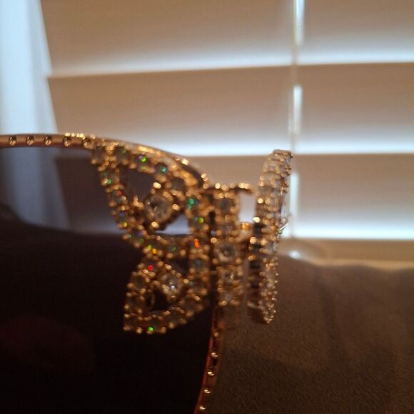 Woman’s Gold Crystal Rimmed Butterfly Chic Sun Glasses - Picture 9 of 12